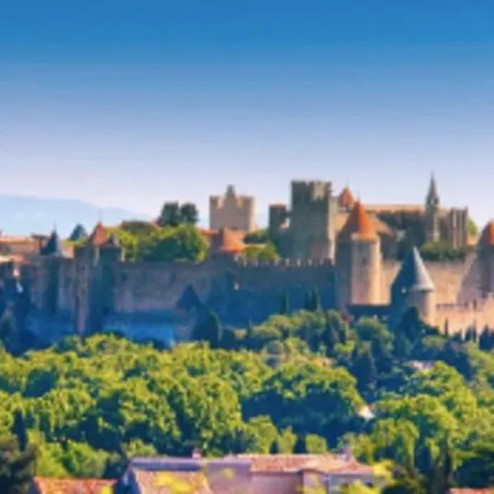 Lovely T2 With Terrace - View Of The Medieval Apartment